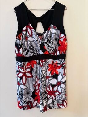 MXM Floral Empire Waist V- neck, sleeveless shirt, plus size 1X.